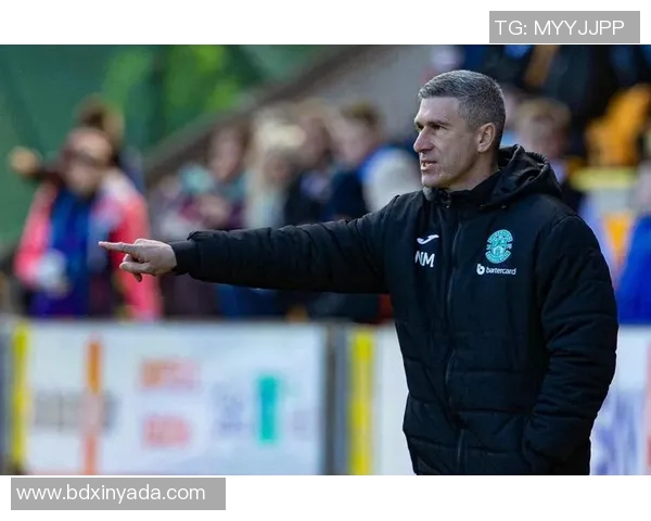 顿矿工与法兰克的对决：一场足球盛宴的激情碰撞与战术较量