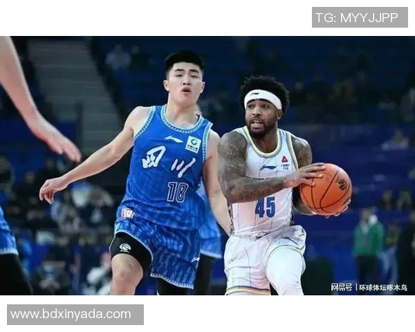 罗伯特-高登在CBA比赛中表现出色，带领球队连胜三场