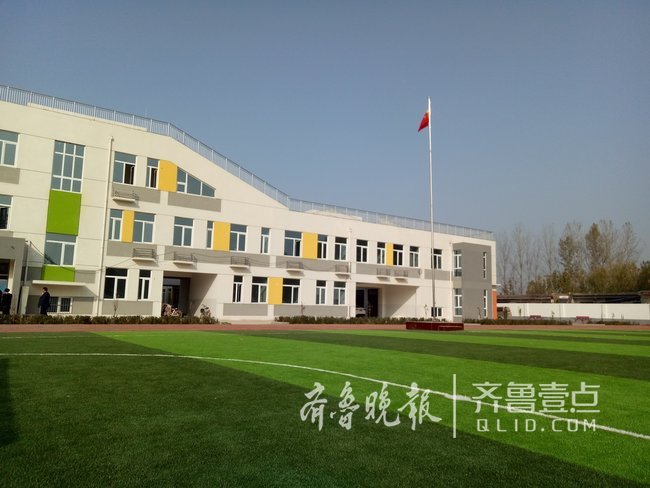 山东冠县和乐陵给每个农村学校都建了塑胶操场(图3)