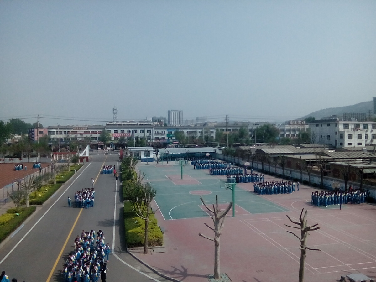 学校塑胶跑道运动场案例