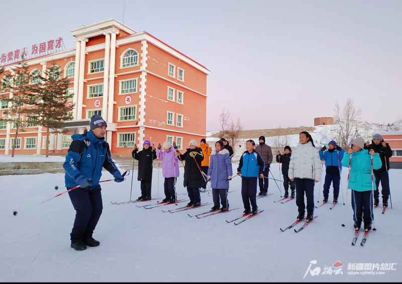 热雪沸腾 新疆这两个小镇的冰雪体育课还真有一套(图3)